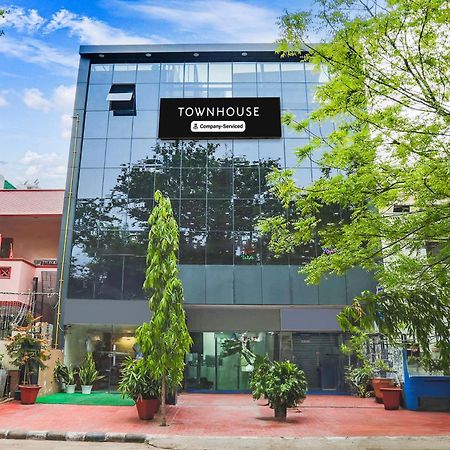 Отель Super Townhouse Vikaspuri Дели Экстерьер фото