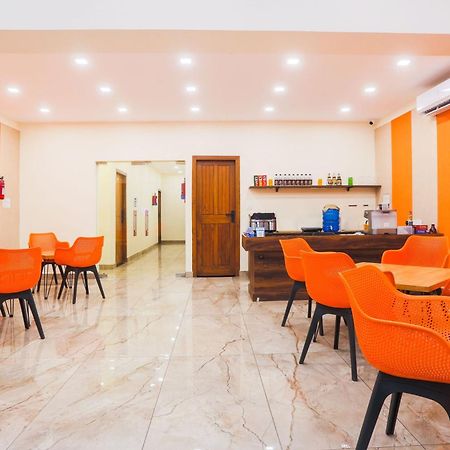 Отель Super Townhouse Vikaspuri Дели Экстерьер фото