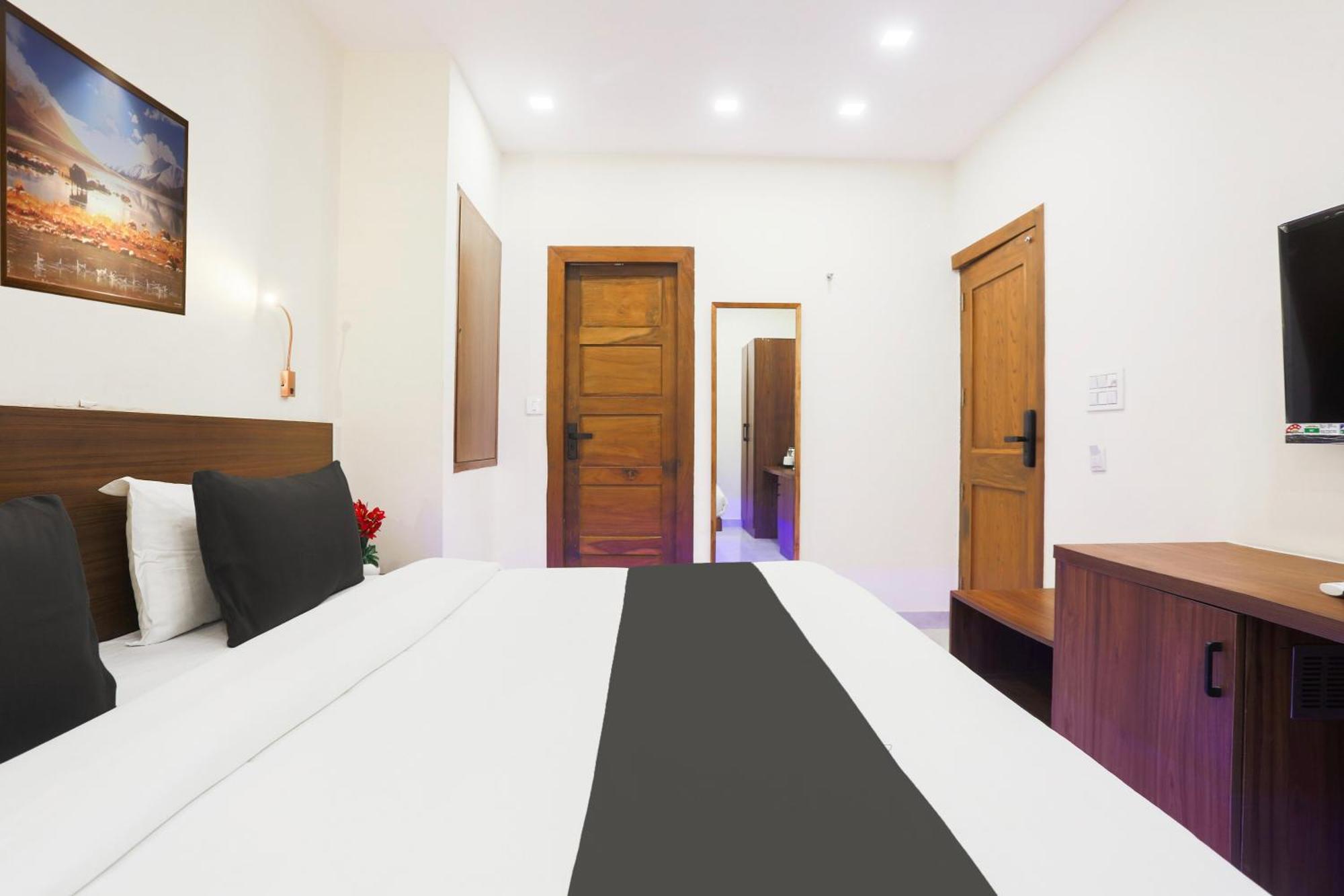 Отель Super Townhouse Vikaspuri Дели Экстерьер фото